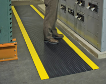 輕型工業(yè)防滑地墊，黑色人字形表紋+黃邊